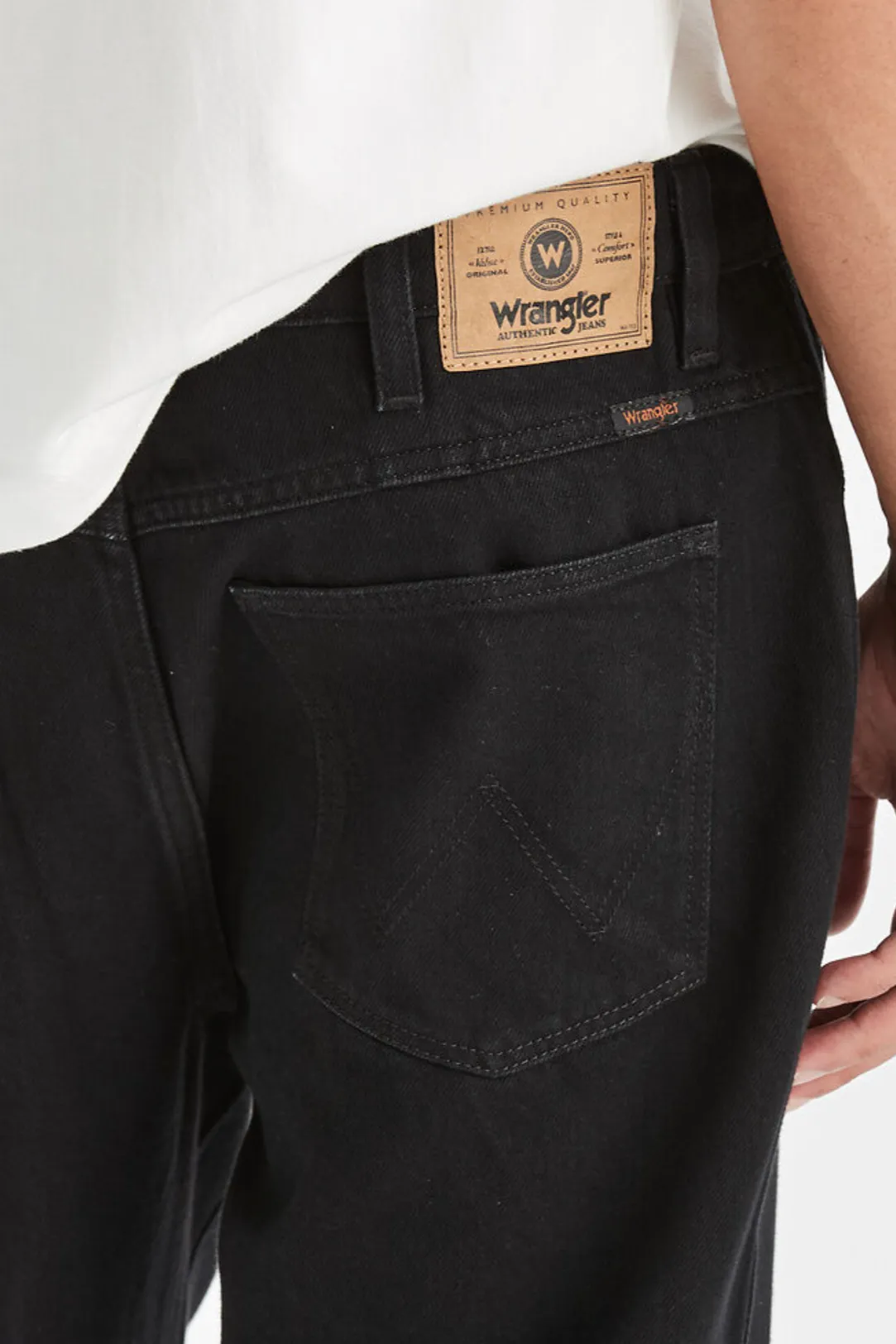 WRANGLER SLACKER RELAXED JEAN - STEELE BLACK